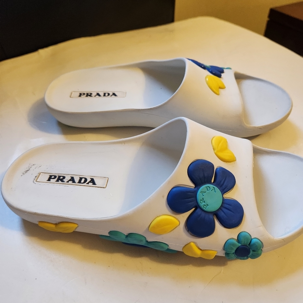 Authentic PRADA slides size 7(37) in EUC